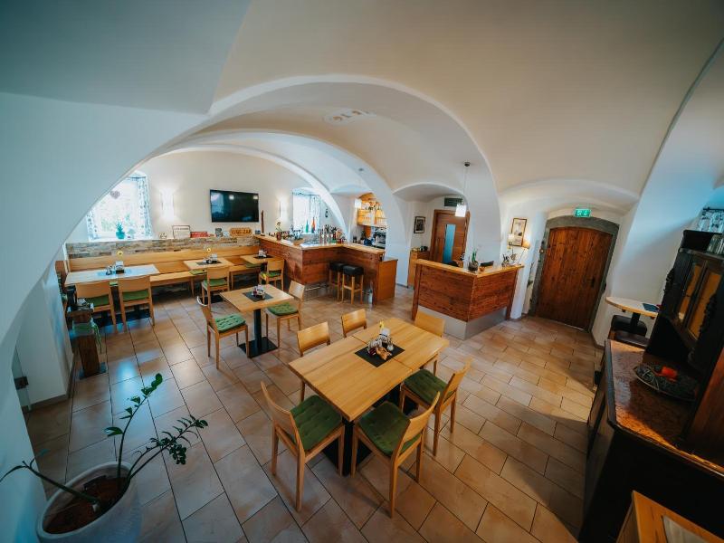 Hotel Leo image