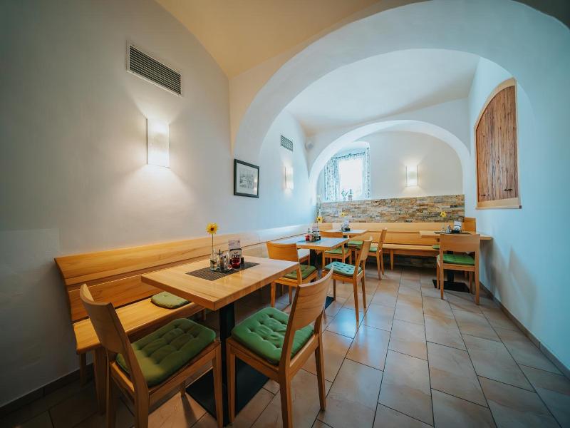 Hotel Leo image