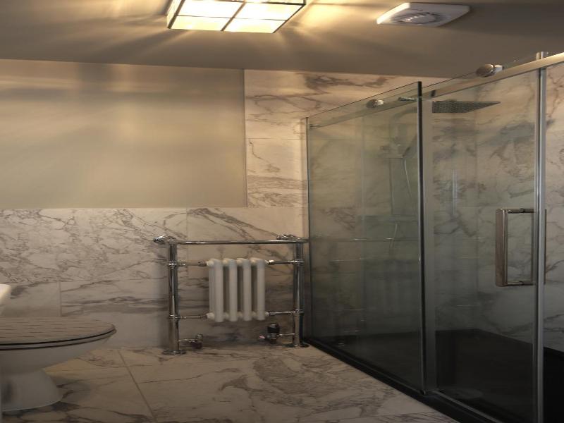 The Solo No 1 Bank Chambers image