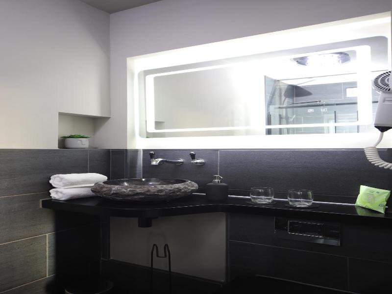 The Solo No 1 Bank Chambers image