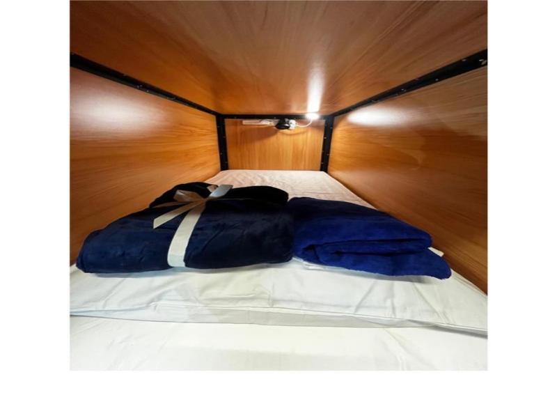 Capsuleaccom Hostel image