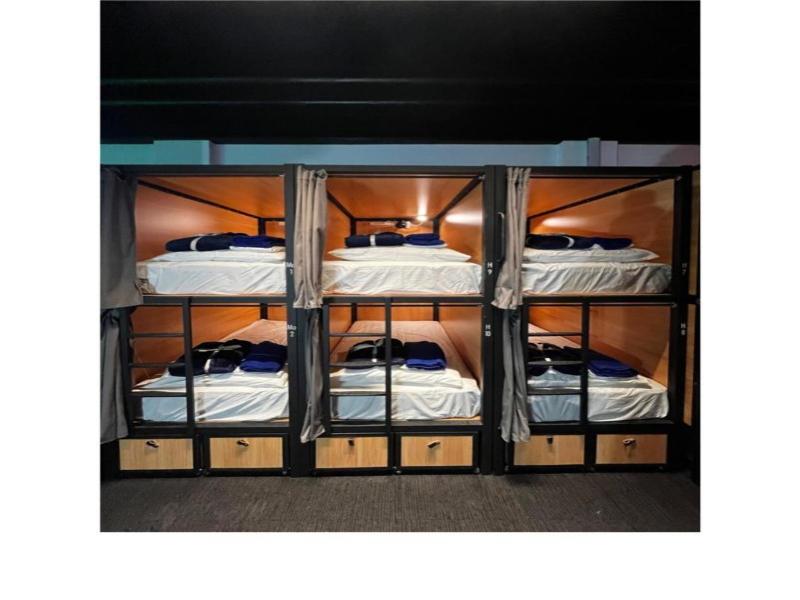 Capsuleaccom Hostel image