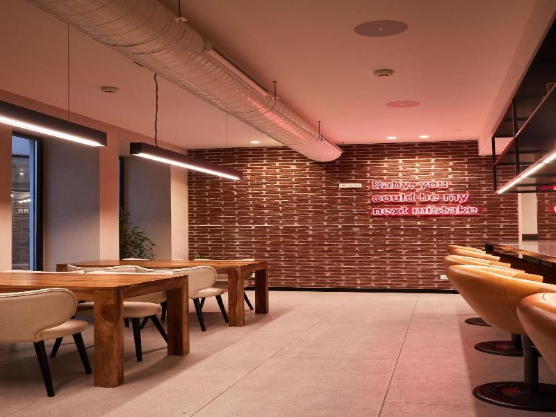Latroupe Prado Hostel image