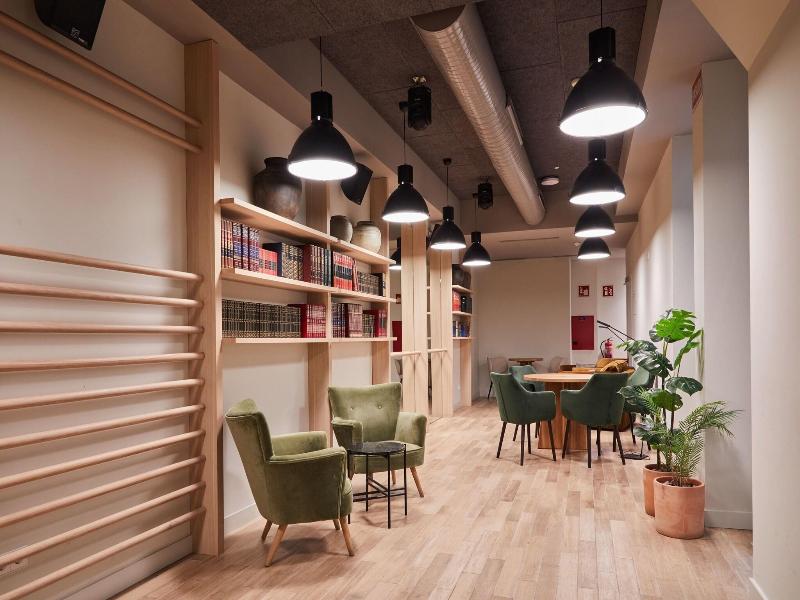 Latroupe Prado Hostel image