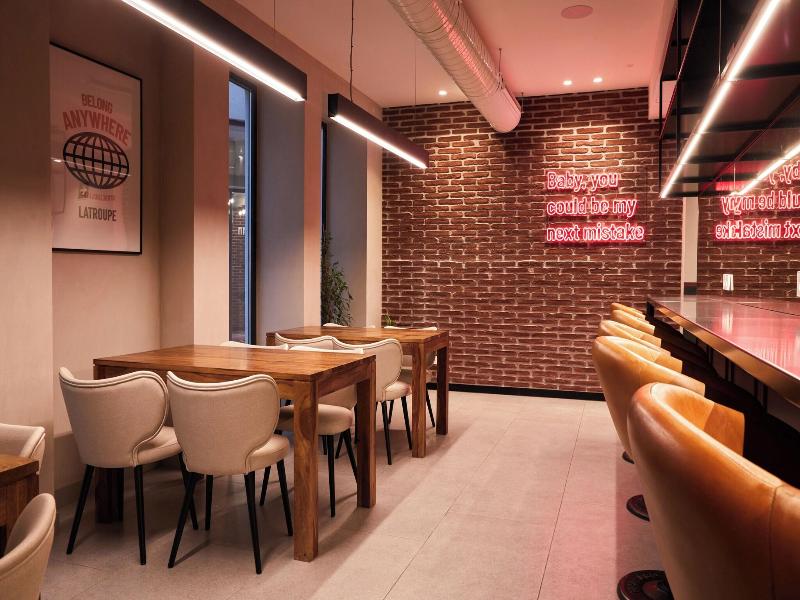 Latroupe Prado Hostel image