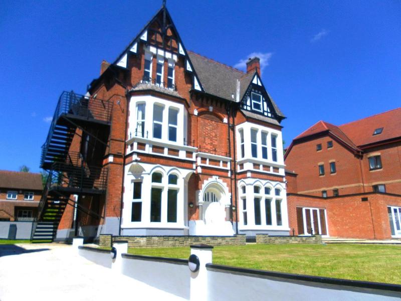 The Elmsleigh Suite At Claremont Hotel image