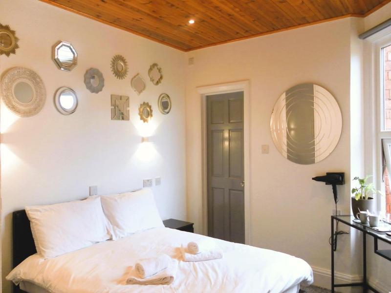 The Elmsleigh Suite At Claremont Hotel image