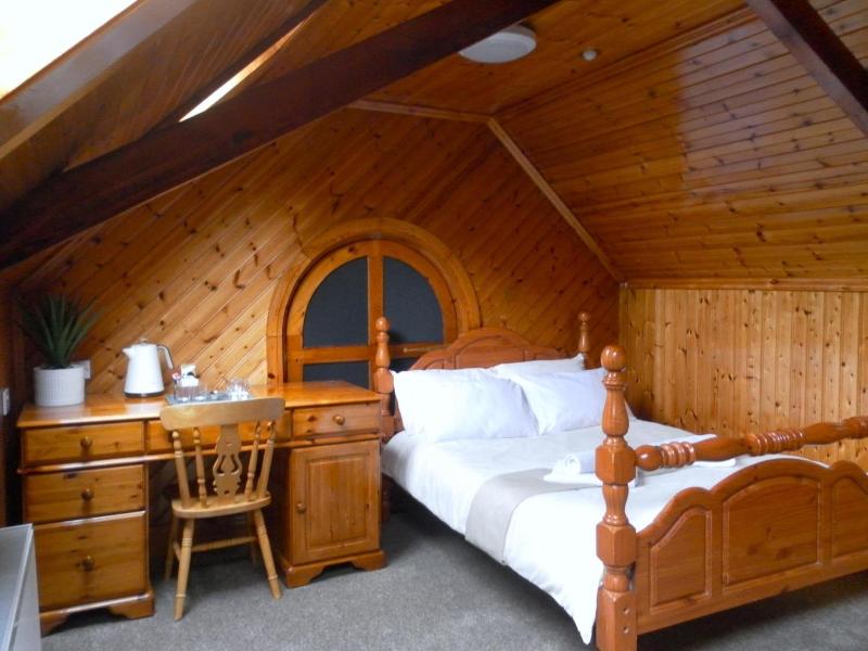The Elmsleigh Suite At Claremont Hotel image