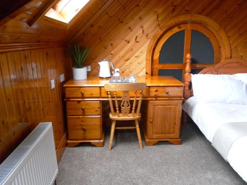 The Elmsleigh Suite At Claremont Hotel image