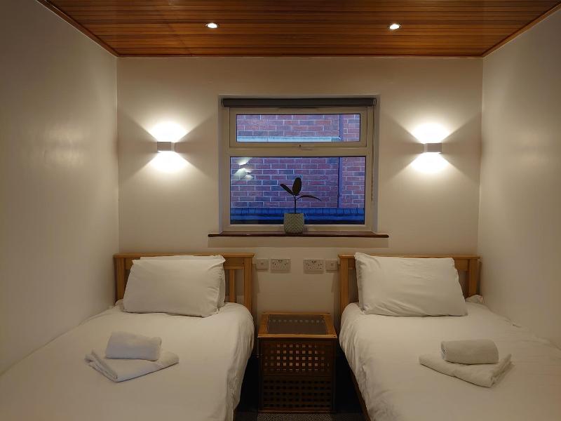The Elmsleigh Suite At Claremont Hotel image