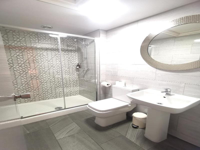The Elmsleigh Suite At Claremont Hotel image