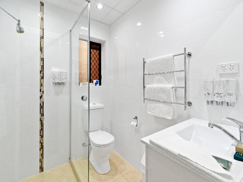 Quality Hotel Robertson Gardens image