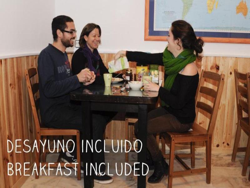 Hostel Triana Backpackers image