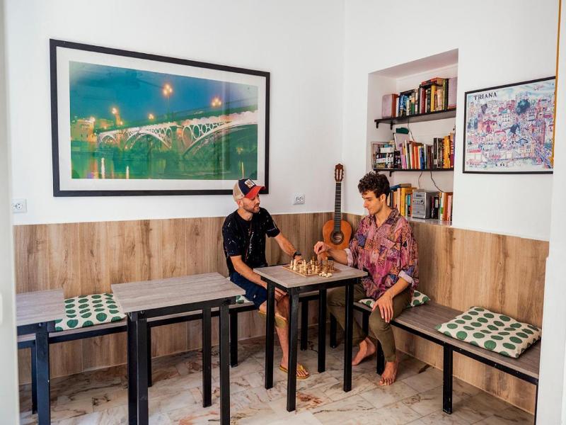 Hostel Triana Backpackers image