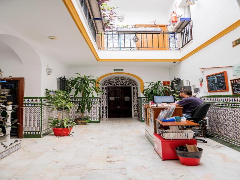 Hostel Triana Backpackers image