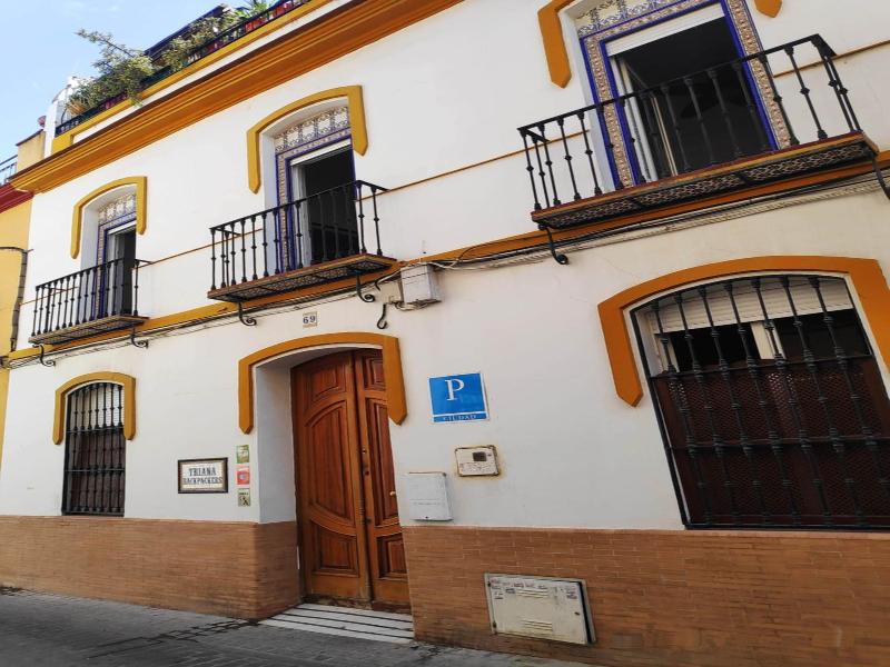 Hostel Triana Backpackers image