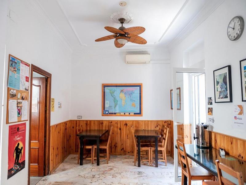 Hostel Triana Backpackers image