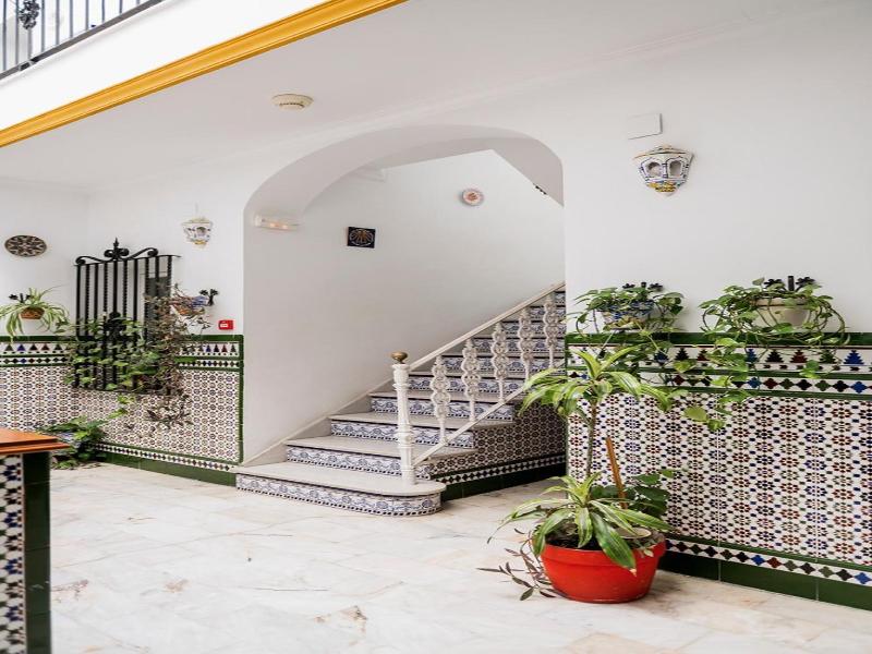 Hostel Triana Backpackers image