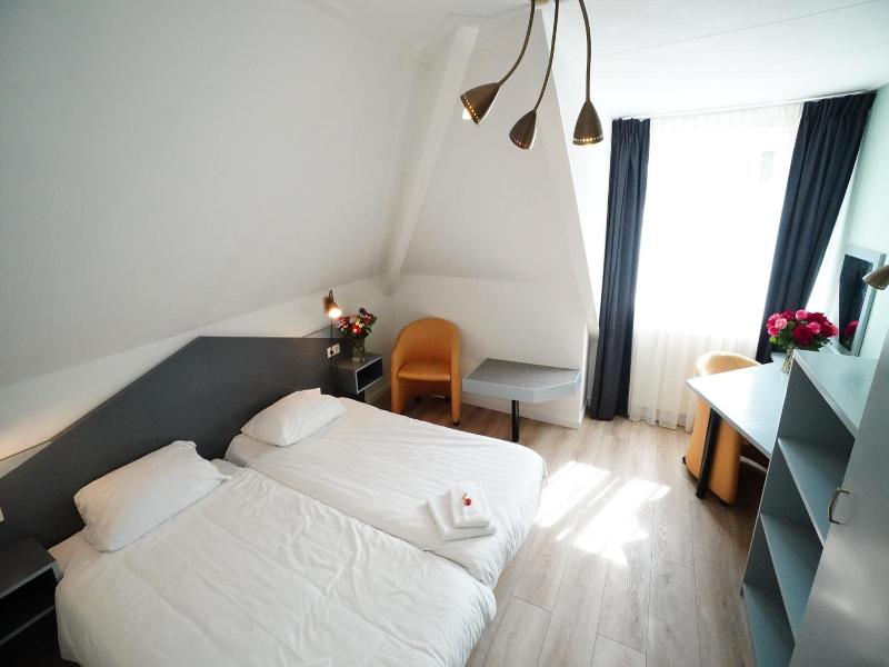 Hotel Den Burg image