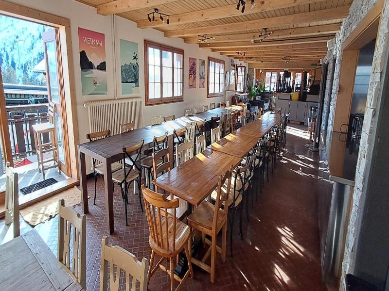 Freeride Hostel Bar image
