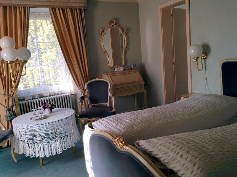 Hotel Croix D Or Et Poste Historisches Hotel image