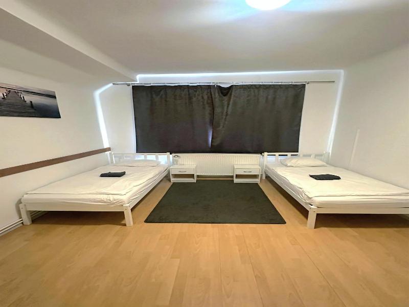Adelin Vienna image