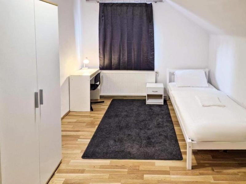 Adelin Vienna image