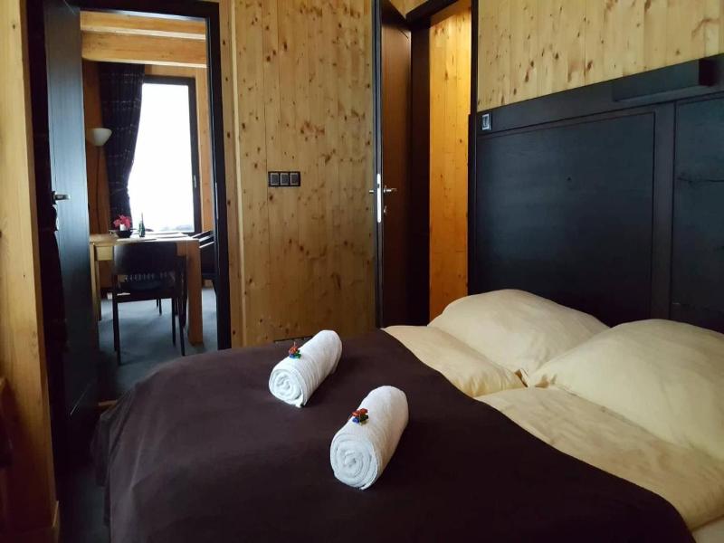 Krakono Ova Dv Lna Woodhaus image