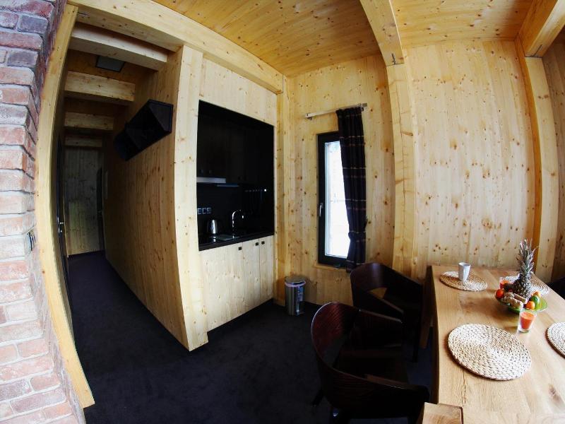 Krakono Ova Dv Lna Woodhaus image
