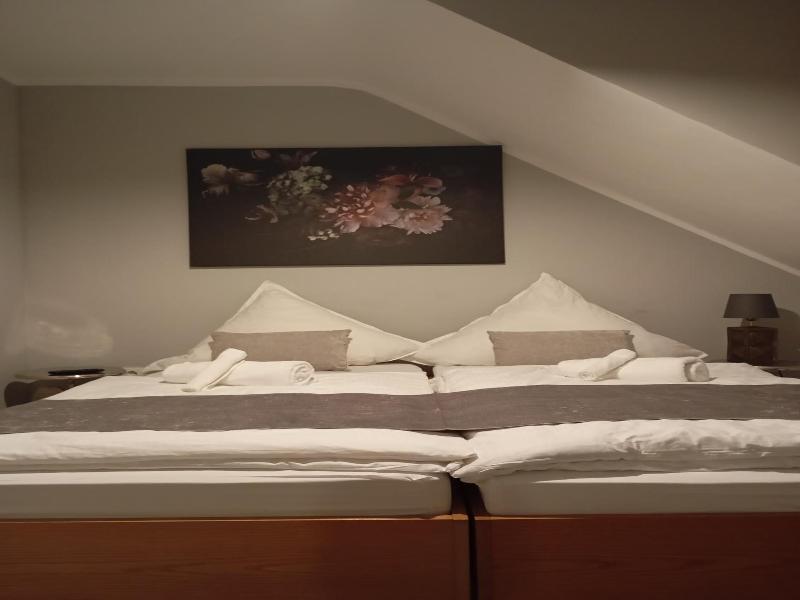 Niehler Hotel image