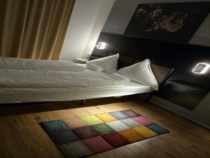 Niehler Hotel image