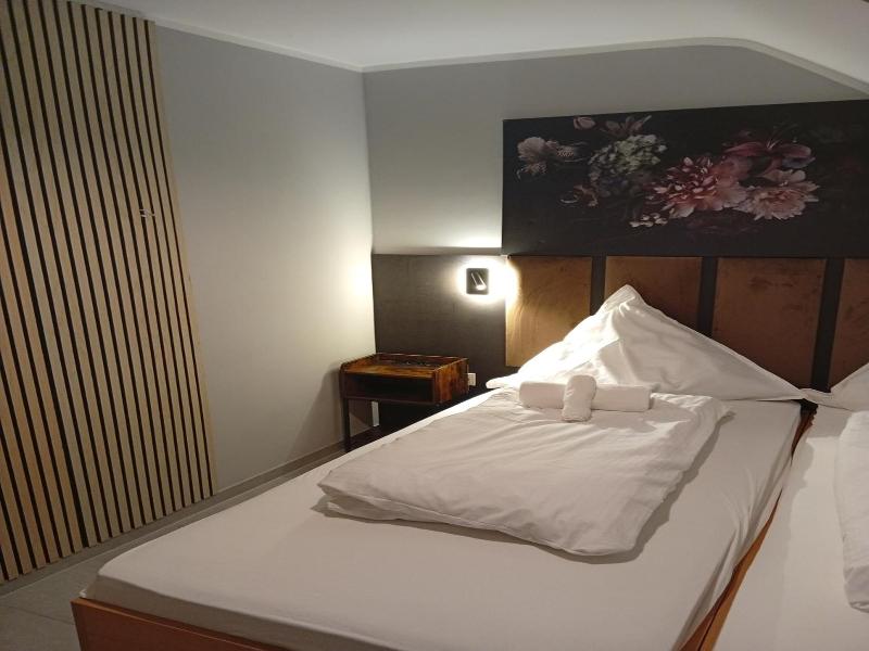Niehler Hotel image