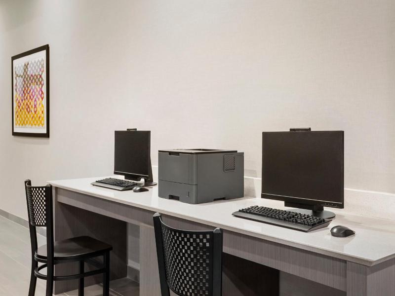 Holiday Inn Express Dumfries An Ihg Hotel image
