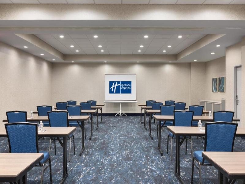 Holiday Inn Express Dumfries An Ihg Hotel image