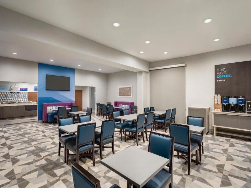 Holiday Inn Express Dumfries An Ihg Hotel image