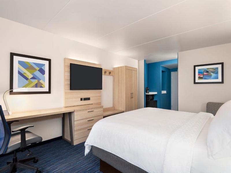 Holiday Inn Express Dumfries An Ihg Hotel image