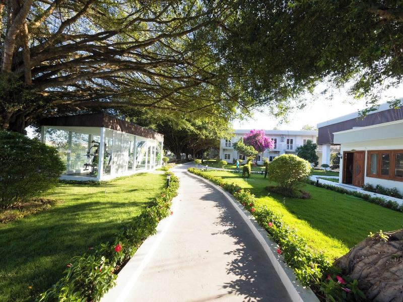 Merperle Núi Sam Resort
