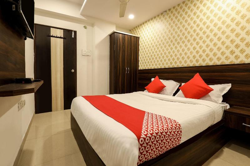 14194 Hotel Deccan Lodging And Boarding