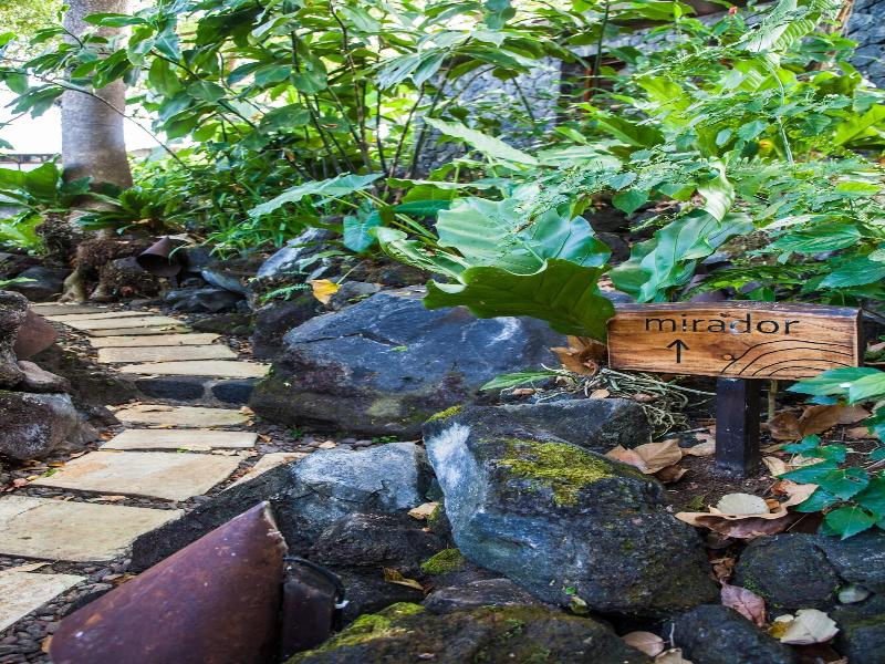 Jicaro Island Lodge image