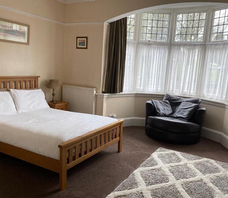 Sutton Guest House image
