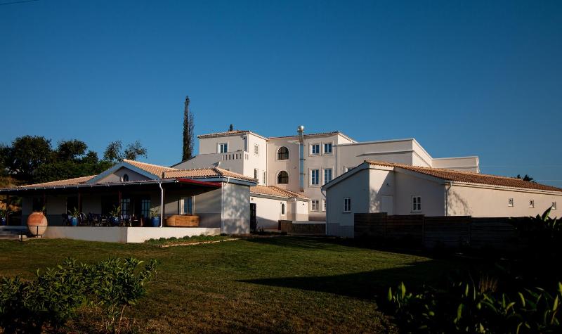 Solar Alvura Health Hotel image