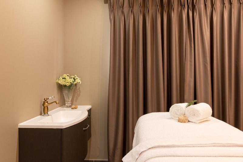 Solar Alvura Health Hotel image