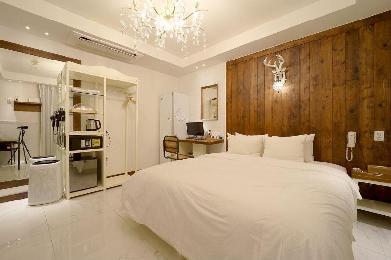 February Hotel Busan Gangseo Annex Building image