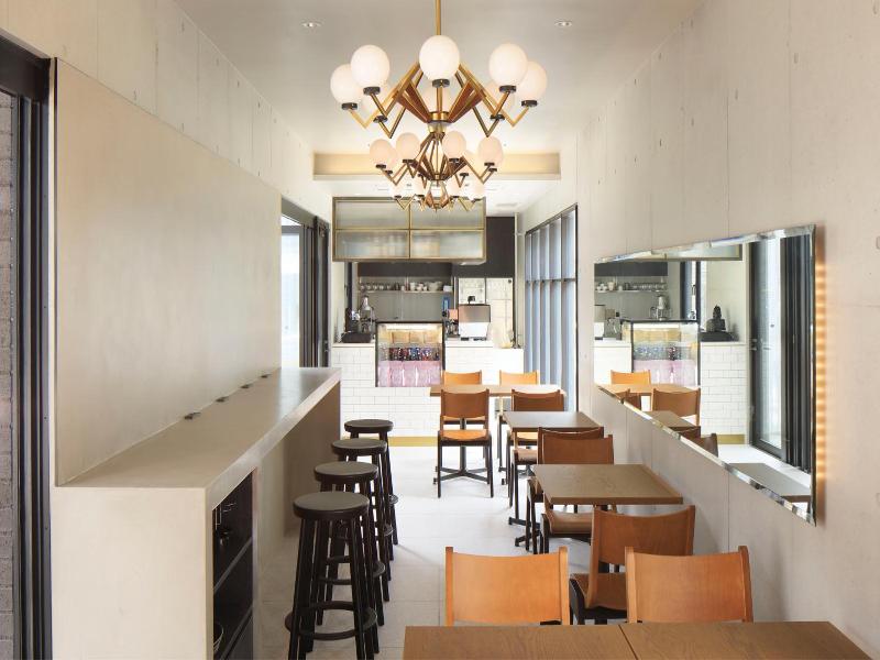 Hotel Cen image
