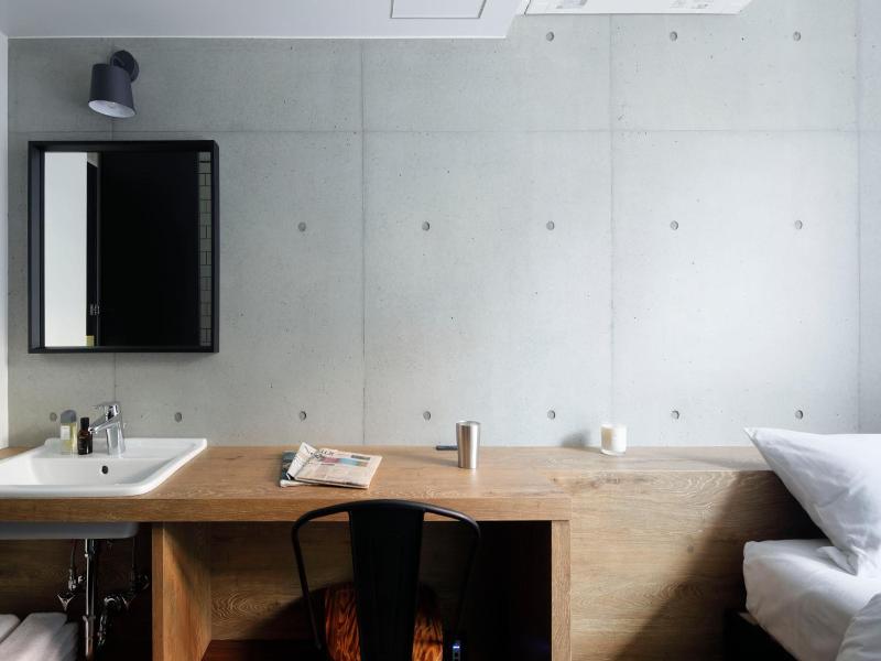 Hotel Cen image