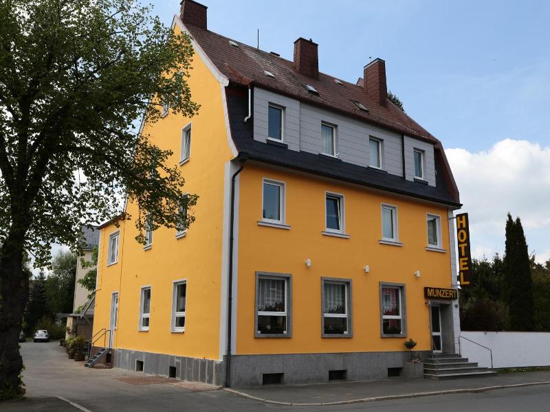 Hotel Munzert image