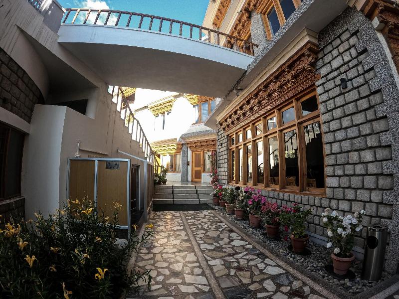 Cho Palace image