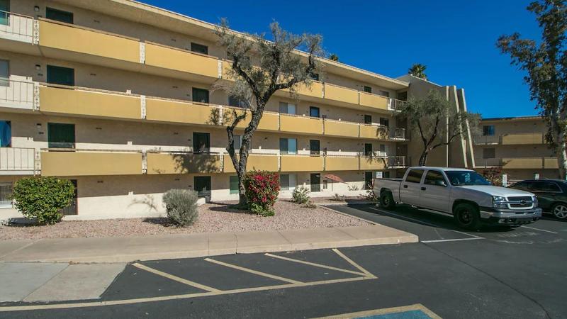 Cozy 2 Bdrm Condo In Heart Of Old Town Scottsdale image