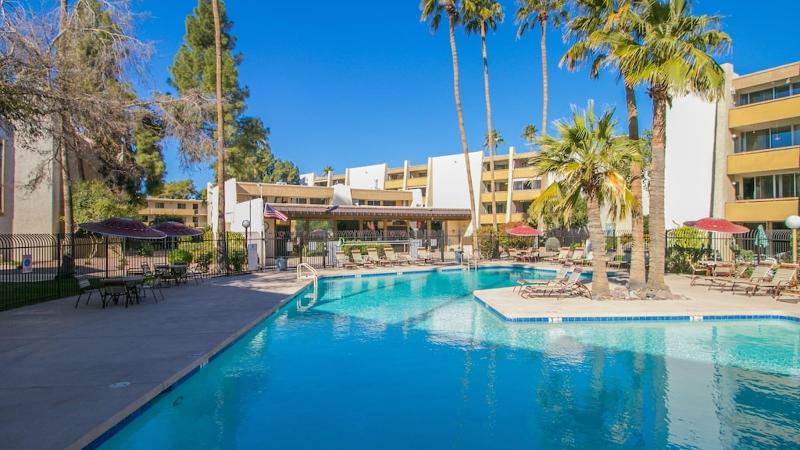 Cozy 2 Bdrm Condo In Heart Of Old Town Scottsdale image
