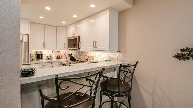 Cozy 2 Bdrm Condo In Heart Of Old Town Scottsdale image